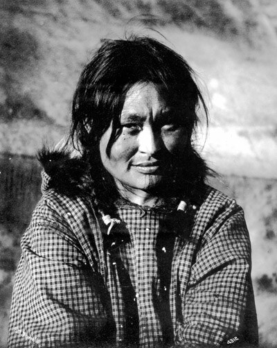 Inuit-Frau mit Kinntätowierung